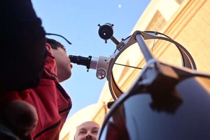 Observatorio Astronómico — Noche de telescopios